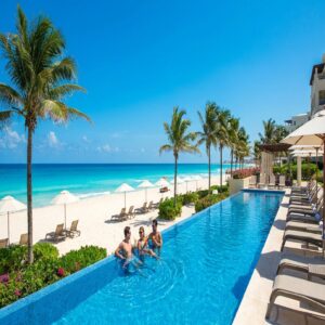 Resort all-inclusive de luxo em Cancún com piscina e praia